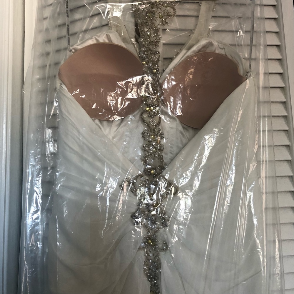 Maggie Sottero Discontinued Reese Wedding Dress - Picture 11 of 14